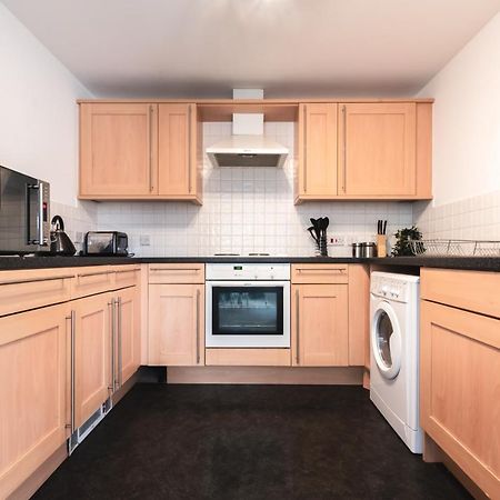 Best Price! Large Spacious 2 Bed Apartment - King Size Or Single Beds, Sofabeds, Smart Tvs, Free Parking Southampton Eksteriør bilde
