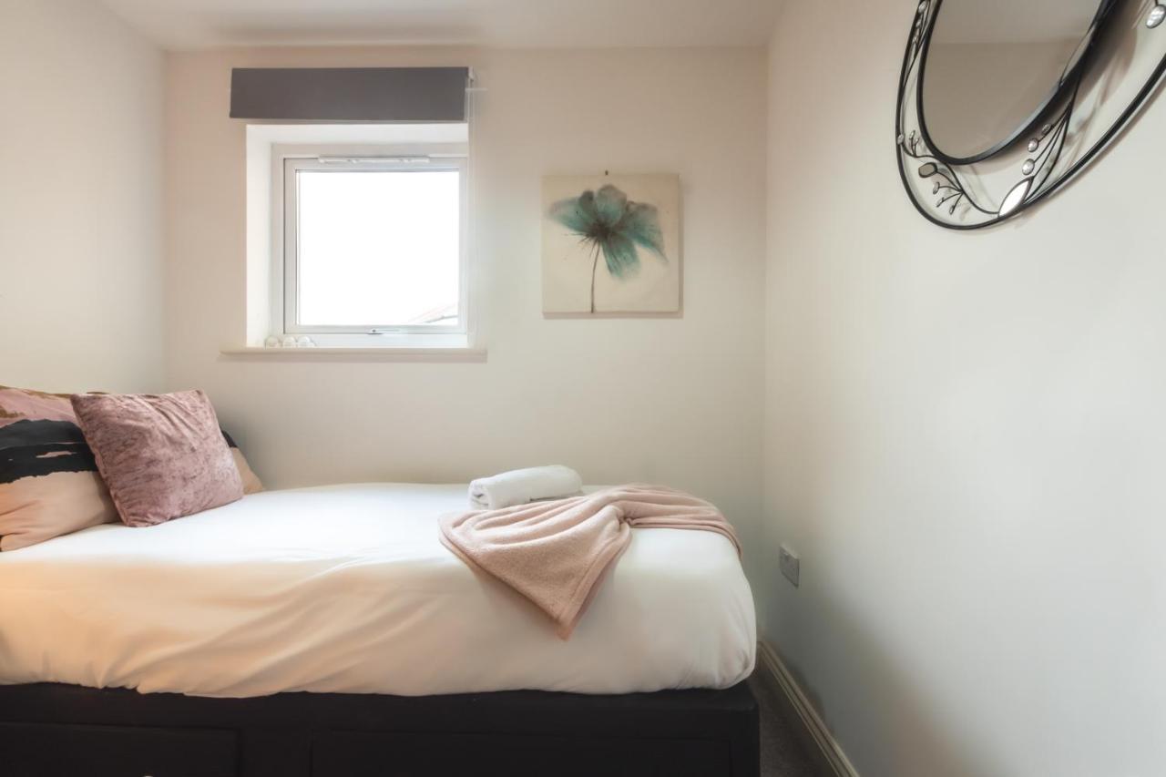 Best Price! Large Spacious 2 Bed Apartment - King Size Or Single Beds, Sofabeds, Smart Tvs, Free Parking Southampton Eksteriør bilde