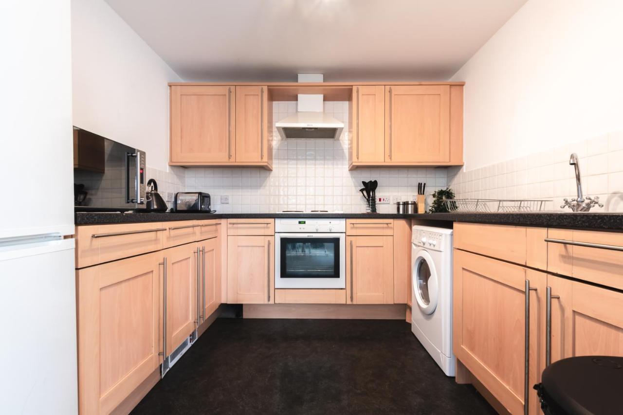 Best Price! Large Spacious 2 Bed Apartment - King Size Or Single Beds, Sofabeds, Smart Tvs, Free Parking Southampton Eksteriør bilde