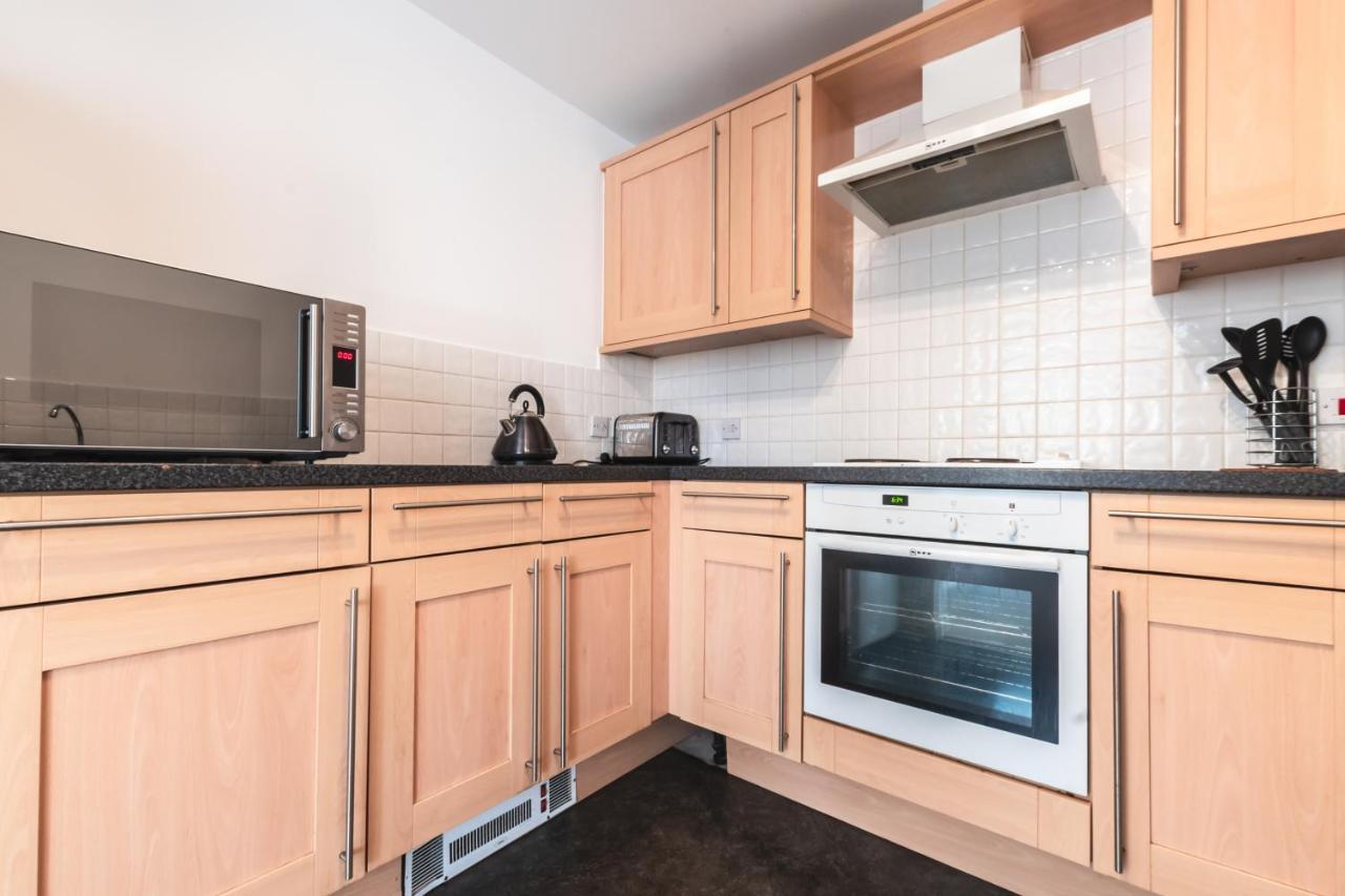 Best Price! Large Spacious 2 Bed Apartment - King Size Or Single Beds, Sofabeds, Smart Tvs, Free Parking Southampton Eksteriør bilde